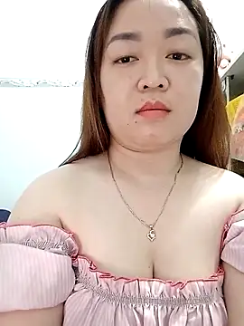 Snapshot of VyOanh2K chatting on March 9, 5:28 pm VyOanh2K online show from March 9, 5:28 pm