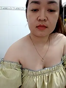 Snapshot of VyOanh2K chatting on March 13, 7:06 pm VyOanh2K online show from March 13, 7:06 pm