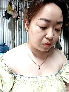 Snapshot of VyOanh2K chatting on March 16, 5:36 am VyOanh2K online show from March 16, 5:36 am