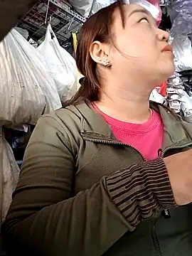 Snapshot of VyOanh2K chatting on March 22, 3:52 am VyOanh2K online show from March 22, 3:52 am