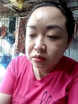 Snapshot of VyOanh2K chatting on October 2, 2:18 am VyOanh2K online show from October 2, 2:18 am