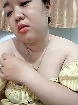 Snapshot of VyOanh2K chatting on October 8, 9:18 am VyOanh2K online show from October 8, 9:18 am