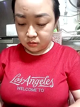 Snapshot of VyOanh2K chatting on October 11, 8:35 am VyOanh2K online show from October 11, 8:35 am