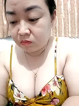 Snapshot of VyOanh2K chatting on October 14, 1:01 pm VyOanh2K online show from October 14, 1:01 pm