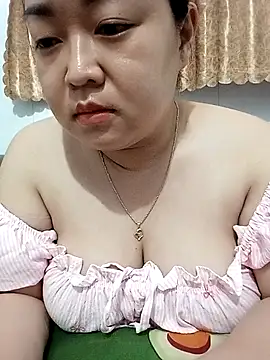 Snapshot of VyOanh2K chatting on October 15, 2:06 pm VyOanh2K online show from October 15, 2:06 pm