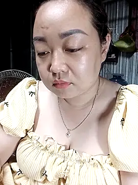 Snapshot of VyOanh2K chatting on October 18, 12:50 pm VyOanh2K online show from October 18, 12:50 pm