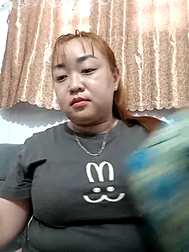 Snapshot of VyOanh2K chatting on October 29, 7:54 am VyOanh2K online show from October 29, 7:54 am