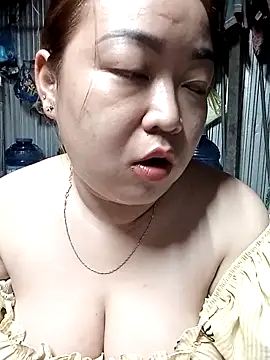 Snapshot of VyOanh2K chatting on November 3, 3:46 pm VyOanh2K online show from November 3, 3:46 pm