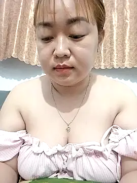 Snapshot of VyOanh2K chatting on November 4, 4:17 pm VyOanh2K online show from November 4, 4:17 pm