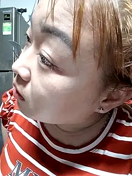 Snapshot of VyOanh2K chatting on November 8, 4:18 pm VyOanh2K online show from November 8, 4:18 pm