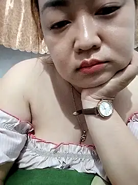 Snapshot of VyOanh2K chatting on November 9, 5:11 pm VyOanh2K online show from November 9, 5:11 pm