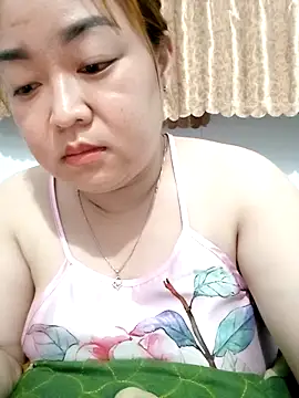 Snapshot of VyOanh2K chatting on November 21, 3:44 pm VyOanh2K online show from November 21, 3:44 pm