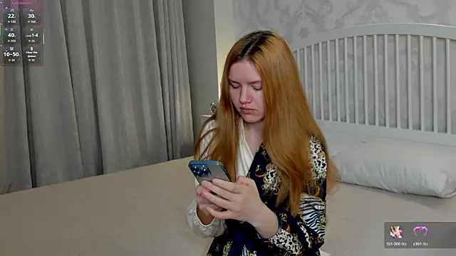 Eva  Lewis online show from April 12, 3:33 am