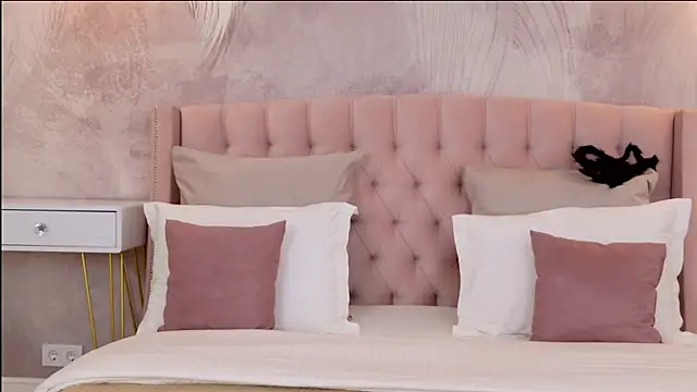 DeniseReese online show from October 29, 2:47 am