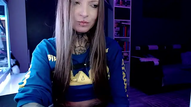 Snapshot of InesGold chatting on February 20, 6:24 pm InesGold online show from February 20, 6:24 pm