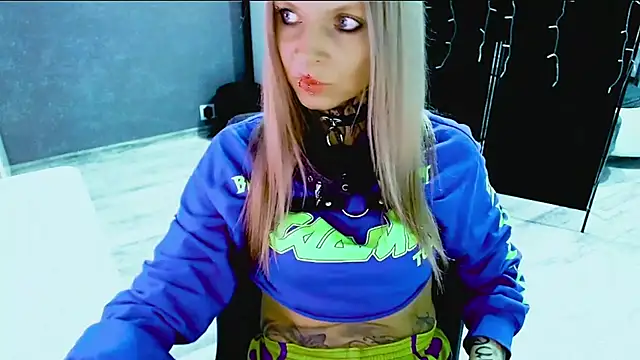 Snapshot of InesGold chatting on September 17, 8:27 am InesGold online show from September 17, 8:27 am