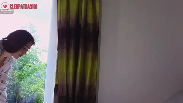 Snapshot of Cleopatra3101 chatting on October 9, 9:29 am Cleopatra3101 online show from October 9, 9:29 am