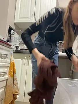 Snapshot of GraceTorrez chatting on January 13, 12:45 pm GraceTorrez online show from January 13, 12:45 pm