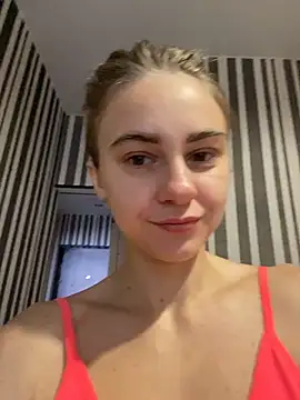 Snapshot of GraceTorrez chatting on October 20, 11:10 am GraceTorrez online show from October 20, 11:10 am