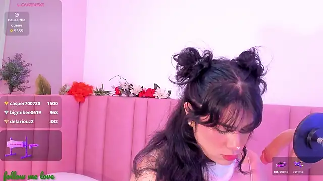 Snapshot of zyle_boobs chatting on October 31, 12:06 pm zyle boobs online show from October 31, 12:06 pm