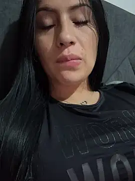 Snapshot of Sara_luna_ chatting on December 9, 11:24 pm Sara luna  online show from December 9, 11:24 pm