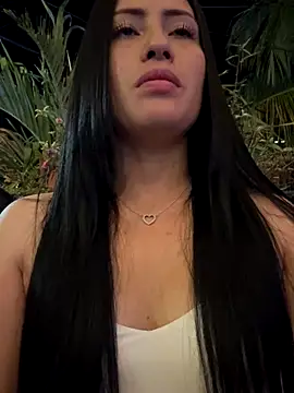 Snapshot of Sara_luna_ chatting on November 11, 3:06 am Sara luna online show from November 11, 3:06 am