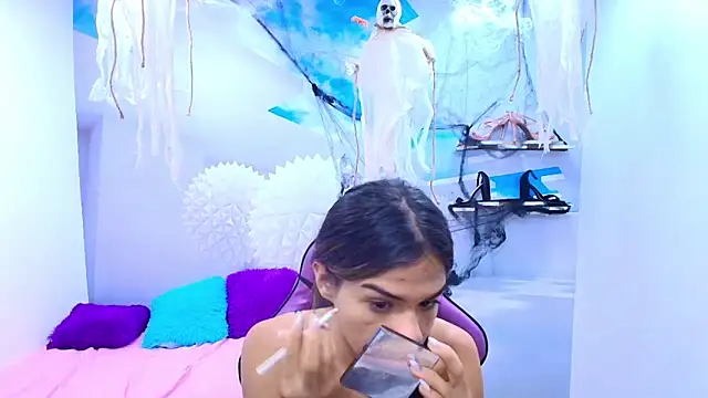 DEMI LEED online show from October 14, 12:50 pm