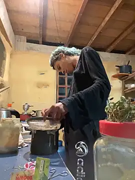 Snapshot of sammoura01 chatting on September 15, 10:10 pm sammoura01 online show from September 15, 10:10 pm