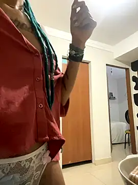 Snapshot of sammoura01 chatting on November 9, 2:21 am sammoura01 online show from November 9, 2:21 am