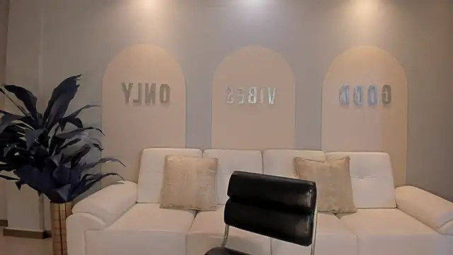 Snapshot of AbbyDalton chatting on October 19, 5:46 pm AbbyDalton online show from October 19, 5:46 pm