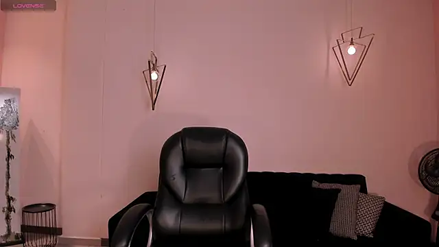 Snapshot of AbbyDalton chatting on November 20, 6:18 pm AbbyDalton online show from November 20, 6:18 pm