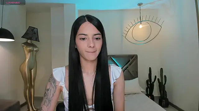 HannahJamesX online show from December 5, 6:11 pm