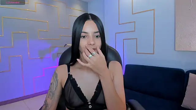 HannahJamesX online show from February 8, 12:49 am