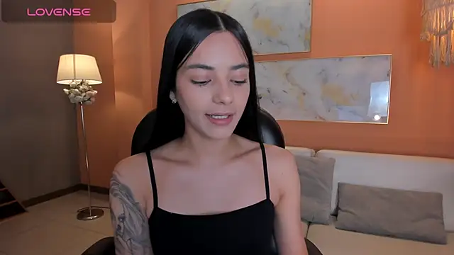 HannahJamesX online show from February 17, 6:48 pm