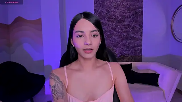 HannahJamesX online show from February 26, 6:43 pm