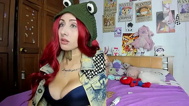 LunaDeCristall online show from November 5, 4:12 am