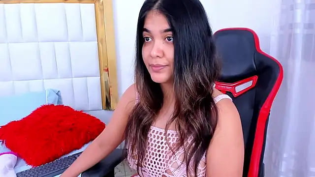 Snapshot of MadelineJackson chatting on December 14, 3:07 am MadelineJackson online show from December 14, 3:07 am