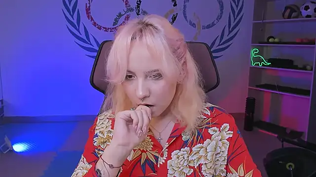 Snapshot of JasmineMilko chatting on February 6, 8:29 am JasmineMilko online show from February 6, 8:29 am