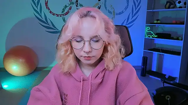 Snapshot of JasmineMilko chatting on February 7, 5:10 am JasmineMilko online show from February 7, 5:10 am