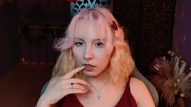 Snapshot of JasmineMilko chatting on February 9, 8:11 am JasmineMilko online show from February 9, 8:11 am