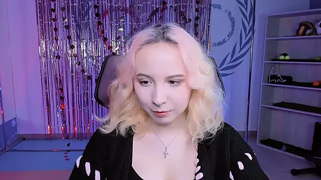 Snapshot of JasmineMilko chatting on February 28, 5:04 am JasmineMilko online show from February 28, 5:04 am