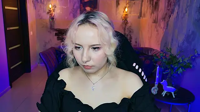 Snapshot of JasmineMilko chatting on March 7, 11:18 am JasmineMilko online show from March 7, 11:18 am