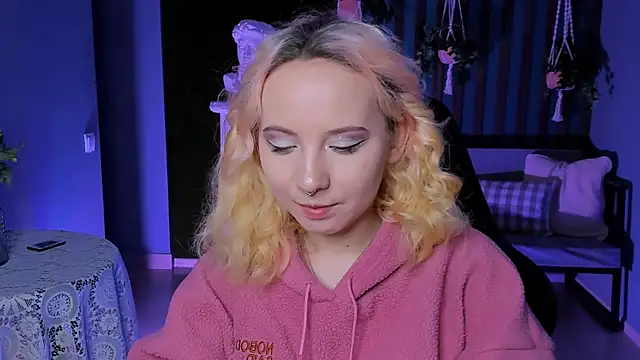 Snapshot of JasmineMilko chatting on March 23, 5:32 am JasmineMilko online show from March 23, 5:32 am