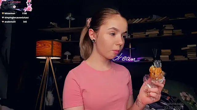 Snapshot of DominikaElis chatting on February 24, 1:46 am DominikaElis online show from February 24, 1:46 am