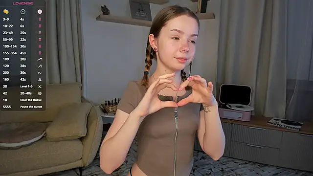 Snapshot of DominikaElis chatting on September 9, 7:35 pm DominikaElis online show from September 9, 7:35 pm