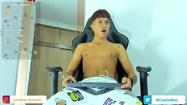  CamiloBass online show from January 4, 1:42 am