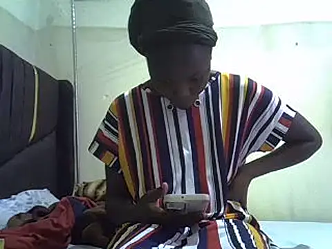 Snapshot of pretty_vivy chatting on December 14, 4:45 am pretty vivy online show from December 14, 4:45 am