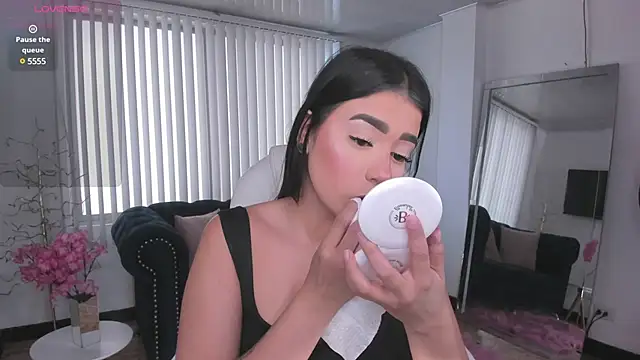 amelie jhons online show from March 1, 8:31 pm