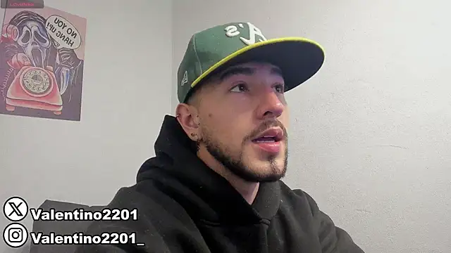 Snapshot of Valentino_Xander chatting on March 8, 1:28 am Valentino Xander online show from March 8, 1:28 am