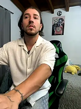 Snapshot of Valentino_Xander chatting on November 29, 12:57 am Valentino Xander online show from November 29, 12:57 am